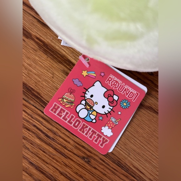 Hello Kitty Apple - Picture 3 of 5